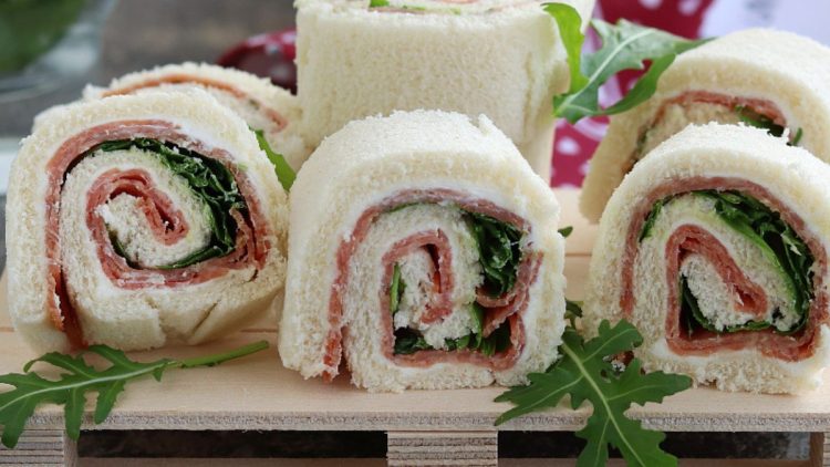 Roulés de pain de mie au salami