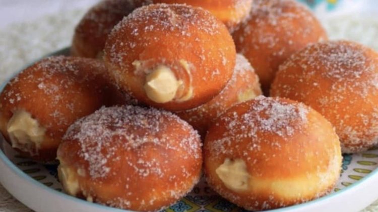 Beignets canadiens à la crème pâtissière