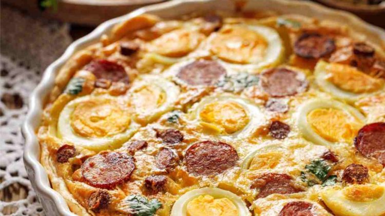 Quiche aux œufs durs et au salami