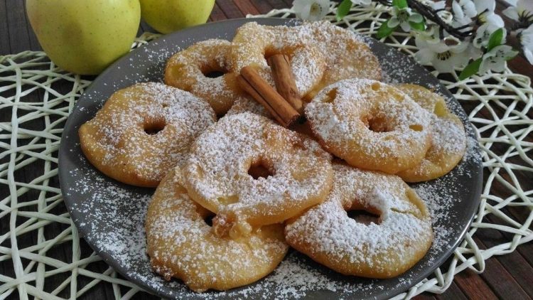 Beignets aux pommes à la poêle de grand-mère