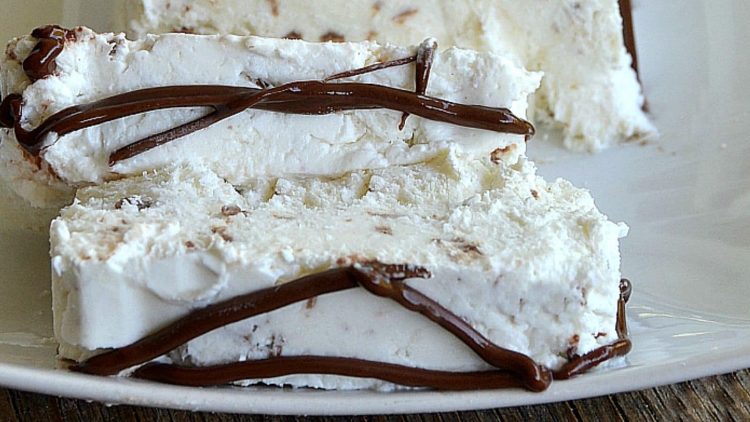 Gâteau glacé à la noix de coco