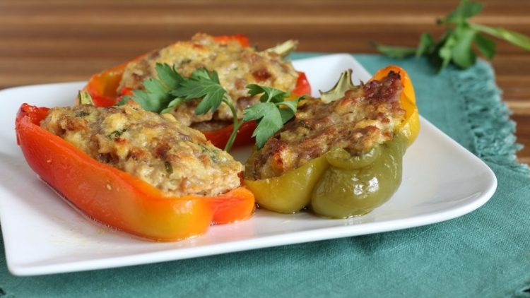 Poivrons farcis à la saucisse