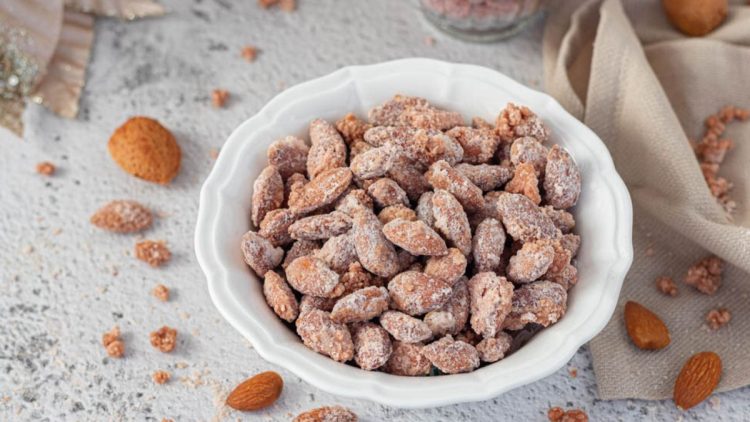 amandes grillées et caramélisées maison
