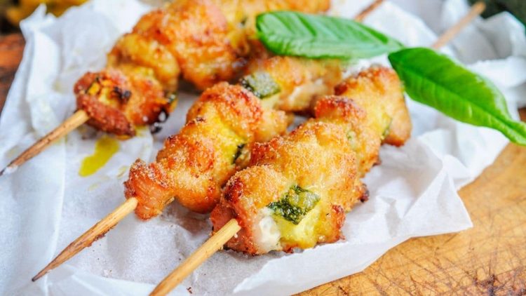 Brochettes de poulet et courgettes