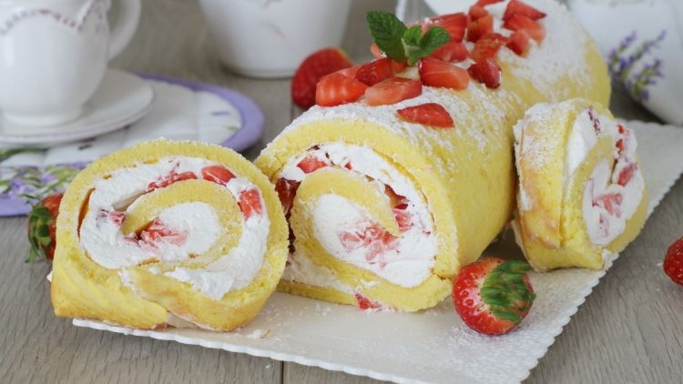 Roulé aux fraises Cyril Lignac