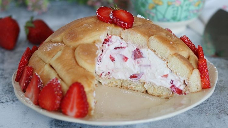 Charlotte aux fraises