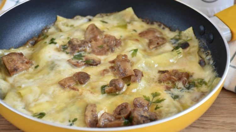 Lasagnes champignons et béchamel à la poêle