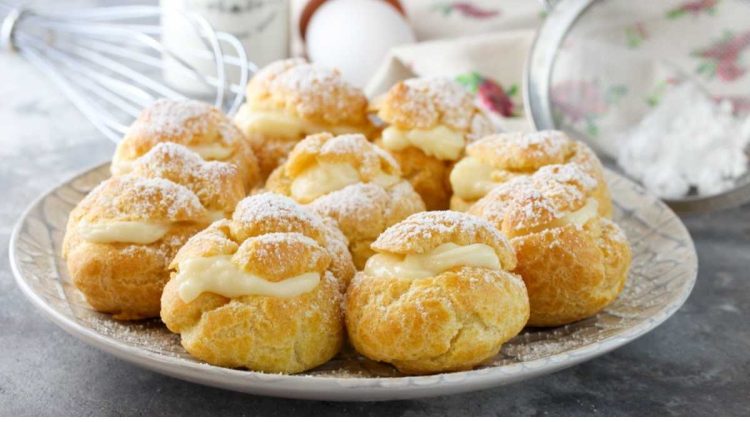Petits choux à la crème pâtissière