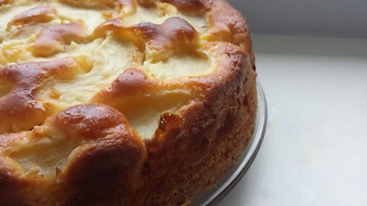 Tarte aux pommes au vin blanc