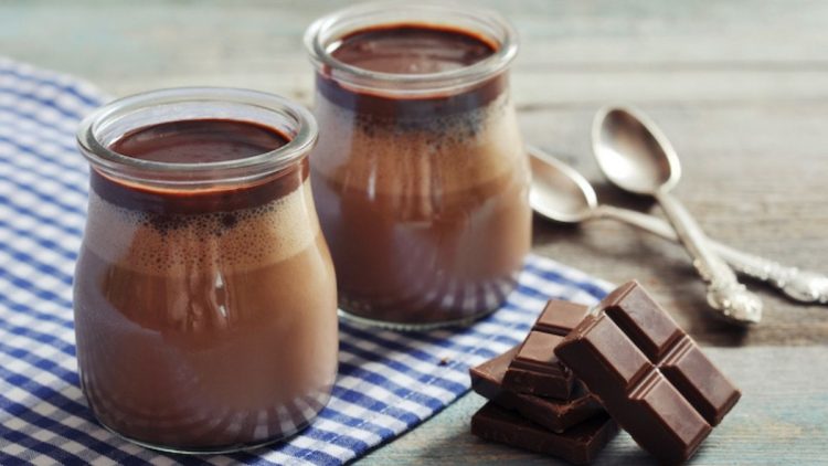 Yaourt maison chocolat en poudre