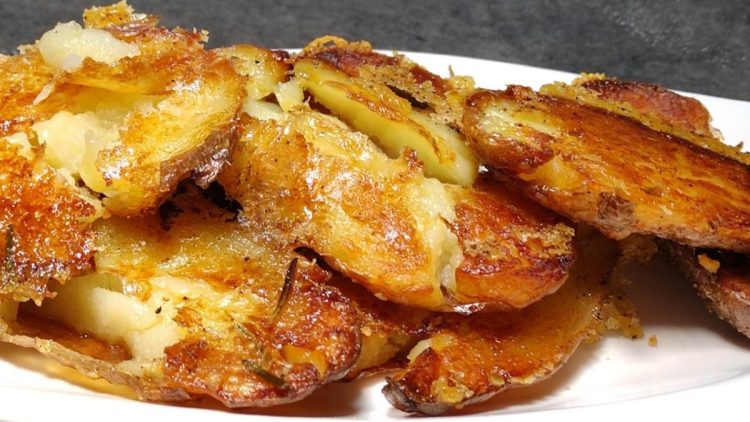 pommes de terre écrasées au parmesan