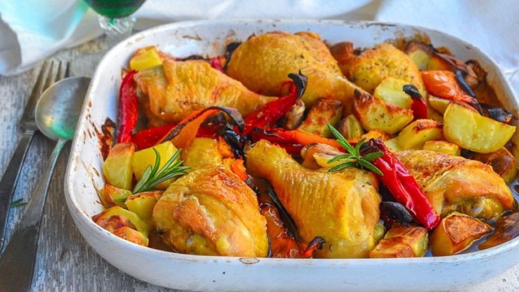 Cuisses de poulet aux poivrons au four