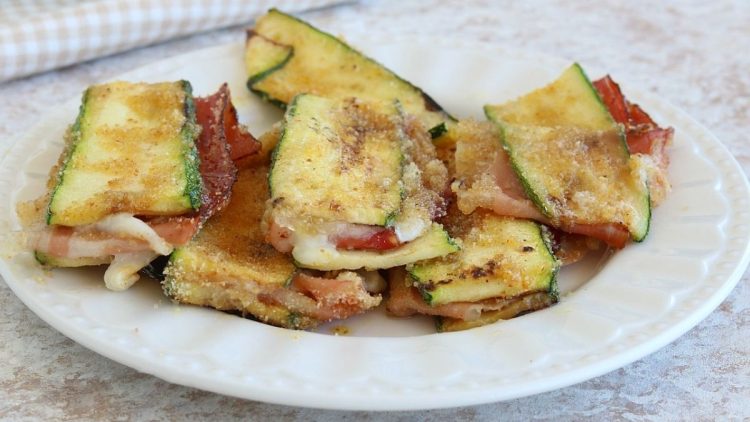 Escalopes de courgettes farcies au four