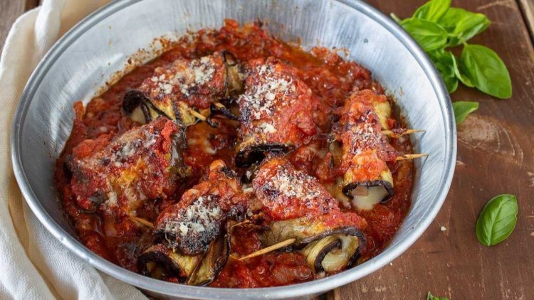 Rouleaux d'aubergines grillées
