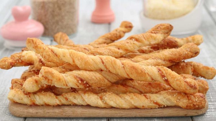 Flûtes feuilletées au fromage