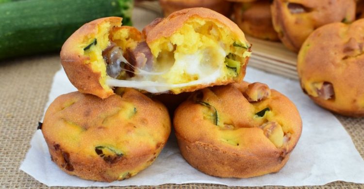 Muffins salés courgettes speck et mozzarella