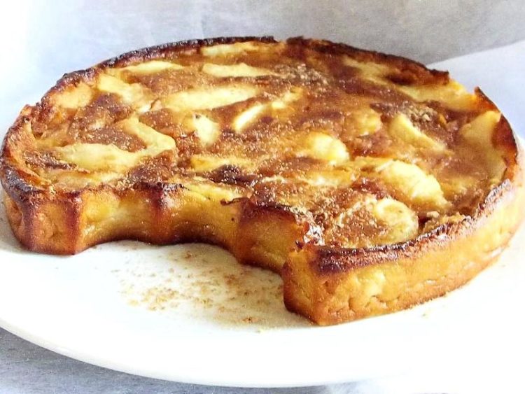 Flognarde aux pommes (clafoutis aux pommes)