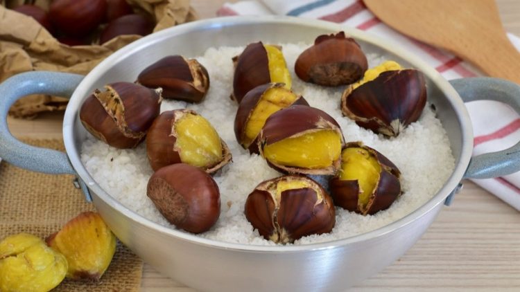 Comment cuire des châtaignes à la poêle