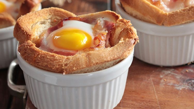 œuf cocotte dans du pain de mie