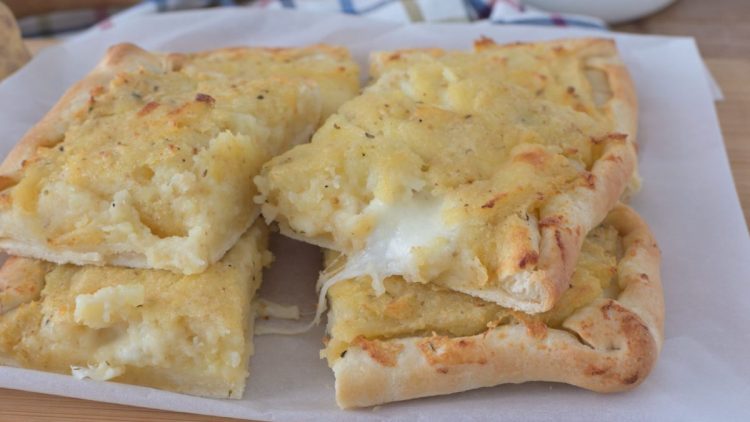 pizza pomme de terre au fromage  