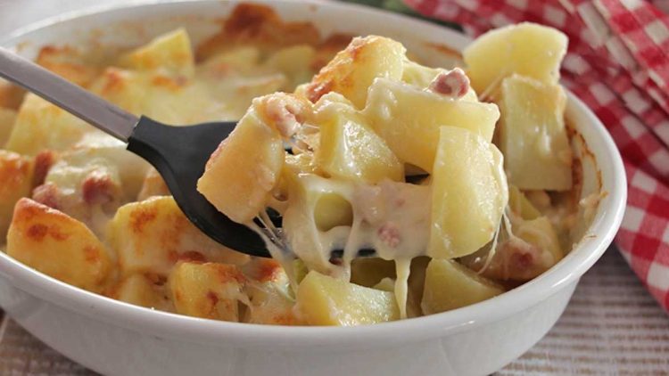 Pommes de terre lardons et mozzarella