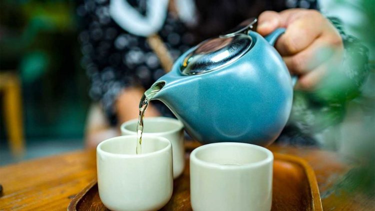 Le café ou le thé comptent-ils comme de l'eau ?