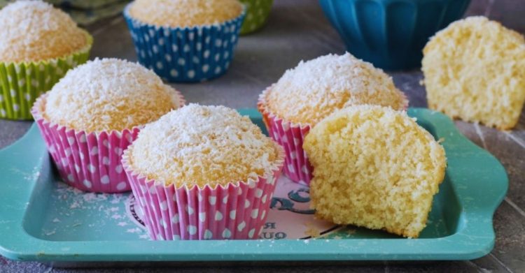 Muffins moelleux à la noix de coco