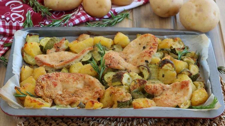 Blancs de poulet gratinés avec pommes de terre et courgettes