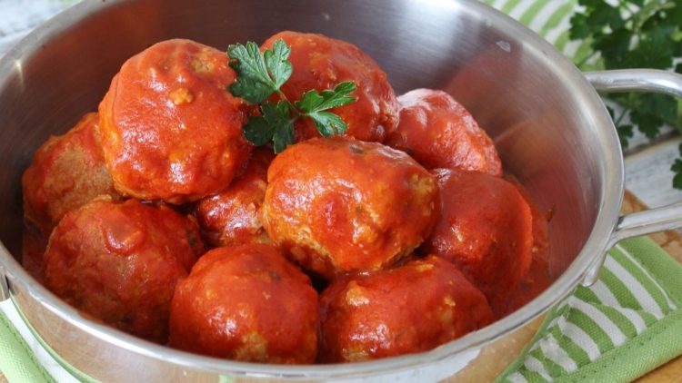 Boulettes de bœuf à la sauce tomate