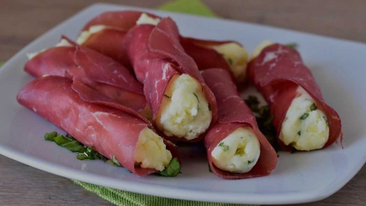 Rouleaux de bresaola farcis de pommes de terre