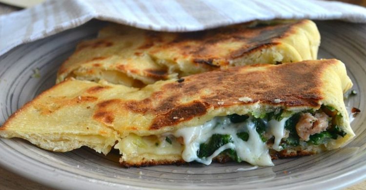 Calzone rapide à la saucisse