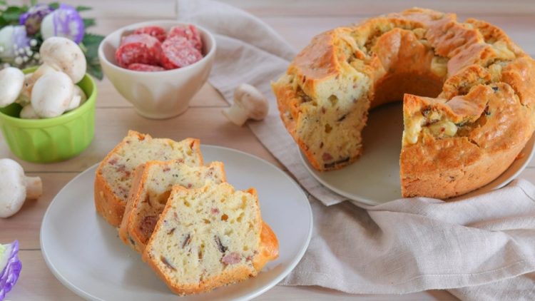 Couronne rustique aux champignons et saucisse