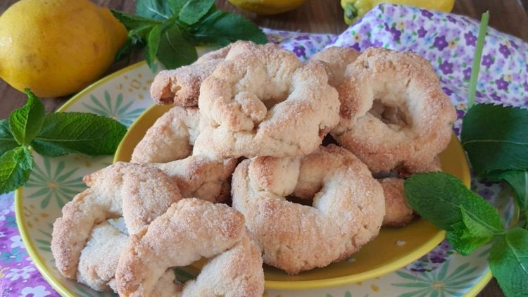 Biscuits au citron sans beurre et oeufs