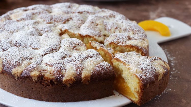 gâteau aux pêches au sirop