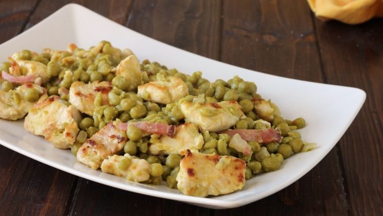 Poulet aux pois et speck