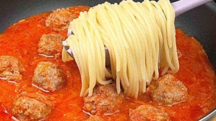 spaghettis aux boulettes de viande
