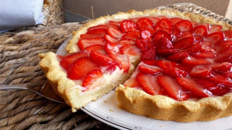 Tarte délicate crème pâtissière et fraises