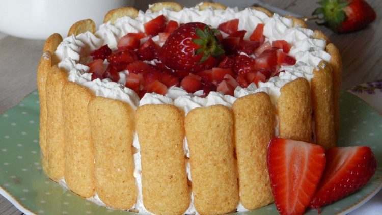 charlotte aux fraises et aux pavesini