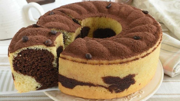 Gâteau marbré au tiramisu en couronne