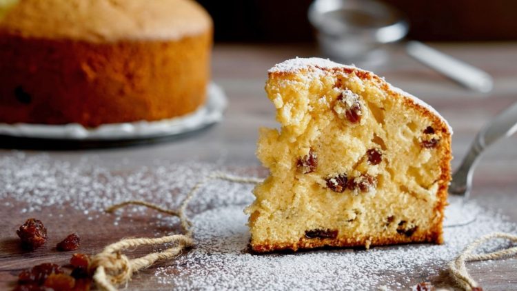 Gâteau moelleux aux raisins secs