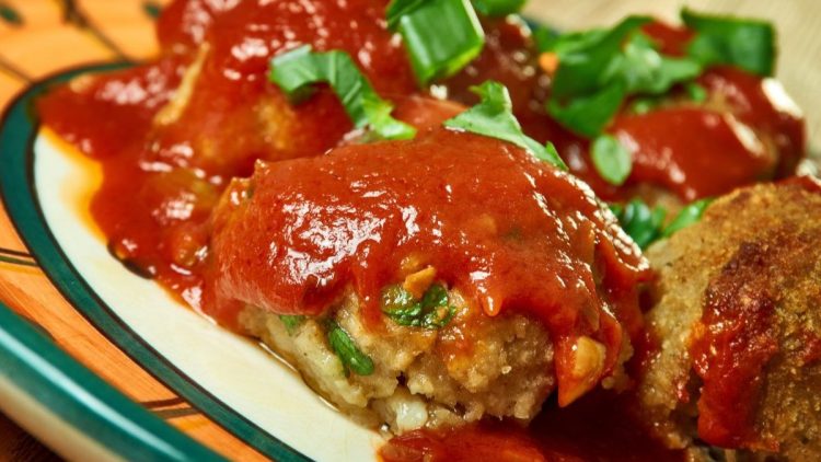 boulettes d’aubergines à la sauce tomate