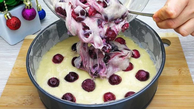Gâteau au yaourt et fruits rouges