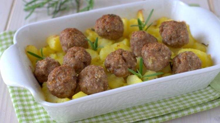 boulettes de viande avec pommes de terre