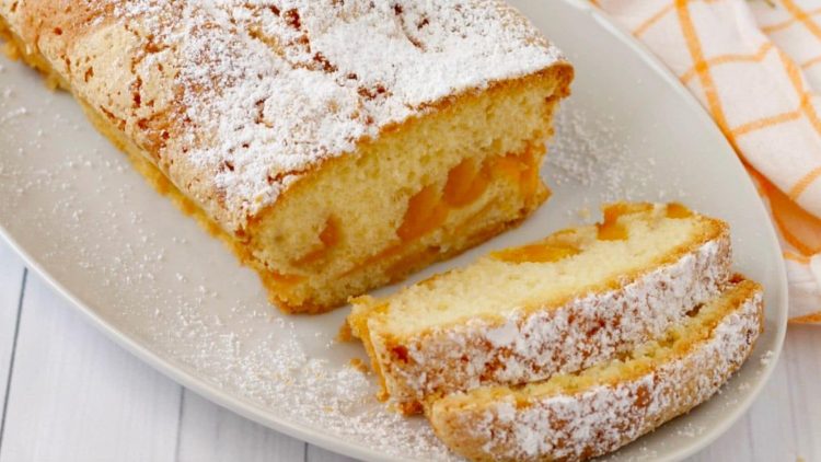 Cake moelleux aux pêches