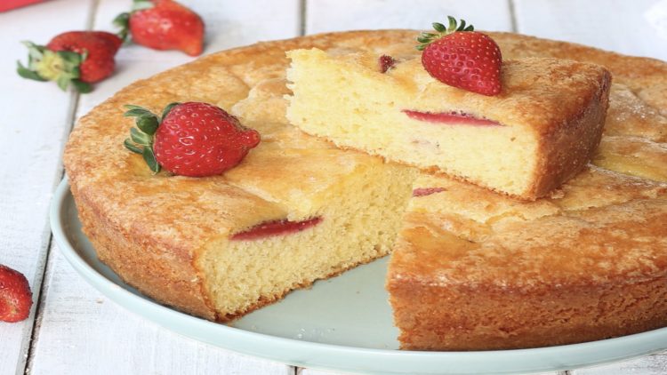 Gâteau au yaourt et aux fraises