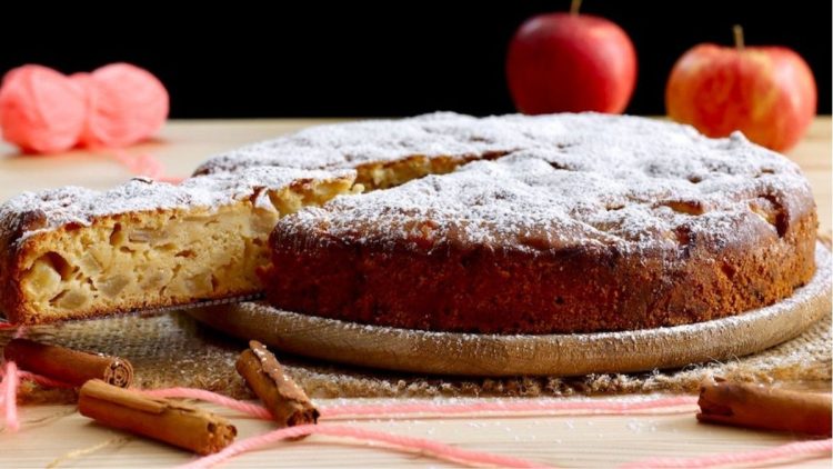 gâteau aux pommes et à la cannelle