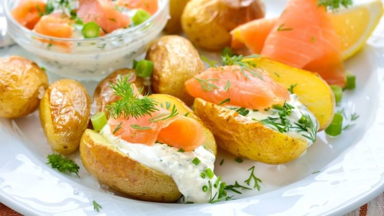 Pommes de terre farcies au saumon