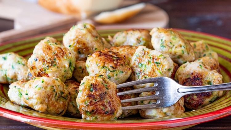 boulettes de poulet, courgette et scamorza