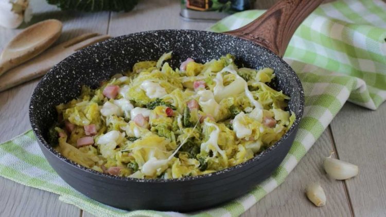 Poêlée de chou vert jambon et mozzarella