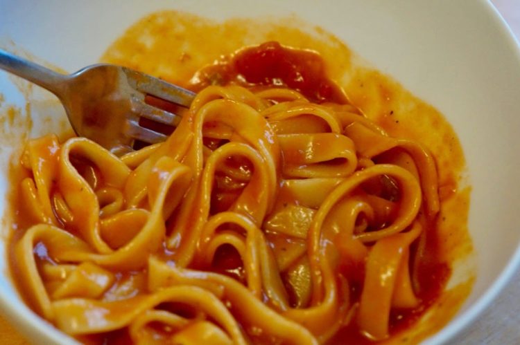 Tagliatelles à la sauce aux poivrons